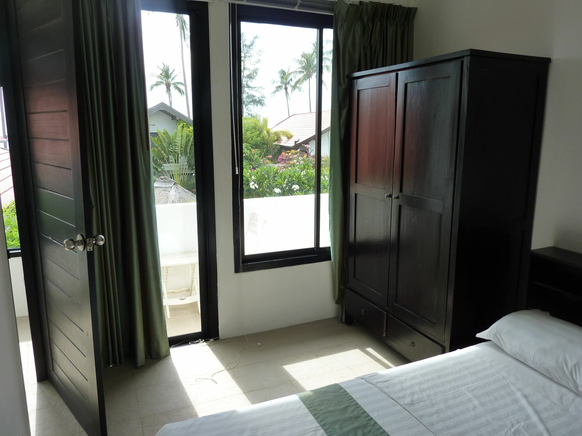 Sai Naam Lanta Residence SHA Plus Koh Lanta Bagian luar foto